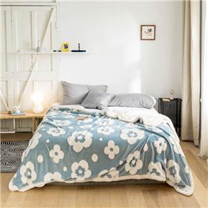 Northern Europe Double-deck Woollen Blanket